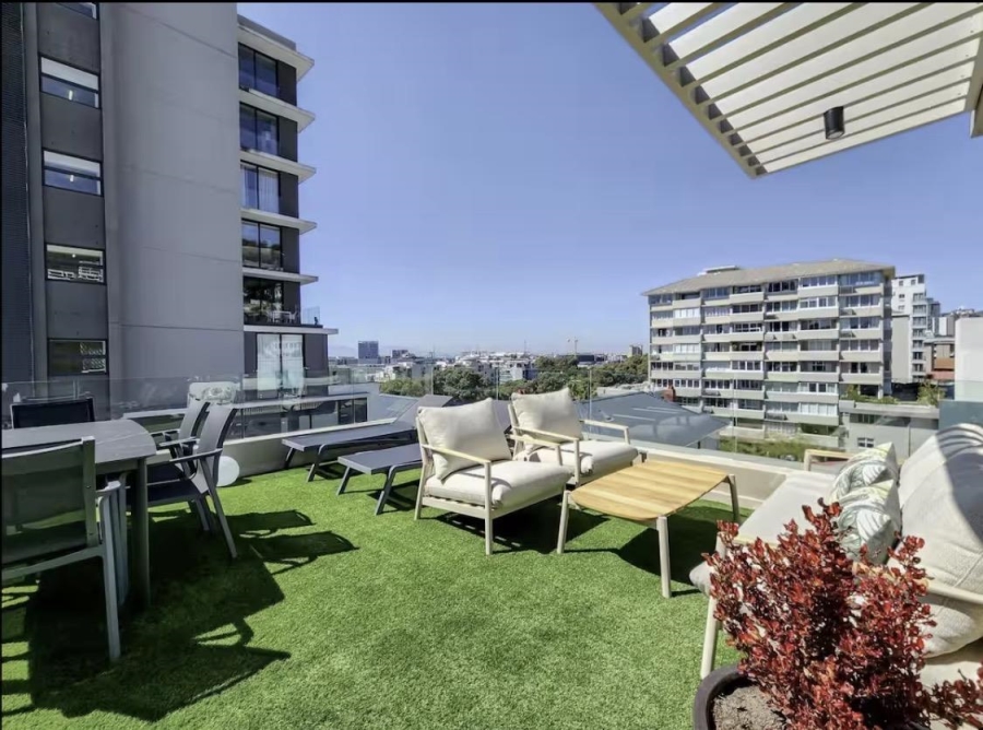 To Let 3 Bedroom Property for Rent in Green Point Western Cape